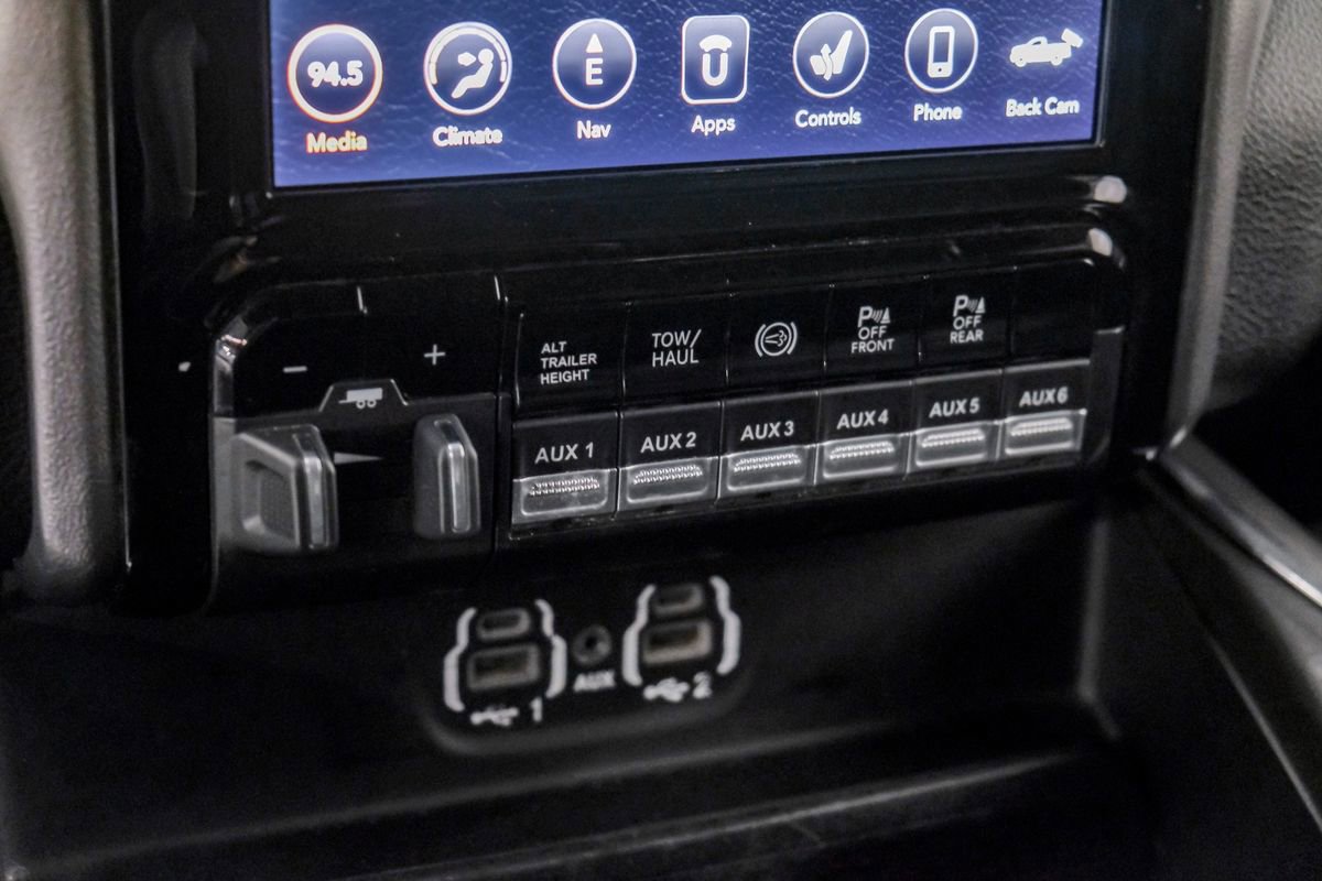 Used 2020 RAM 3500 Laramie w/ Night Edition image 27