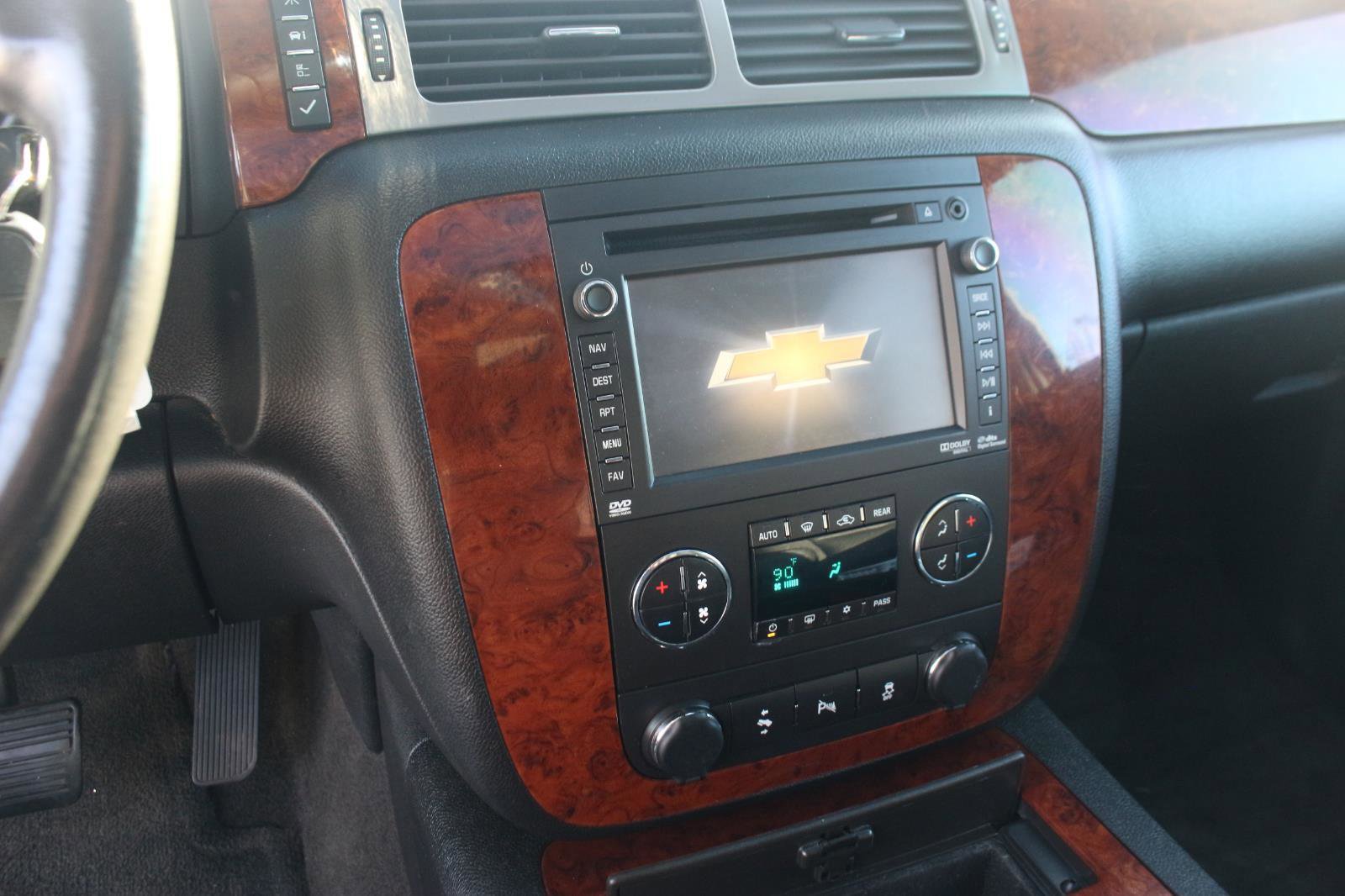 Used 2012 Chevrolet Suburban LTZ image 23