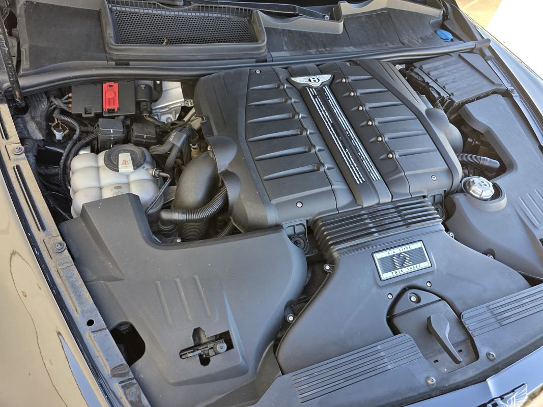 Used 2017 Bentley Bentayga image 37