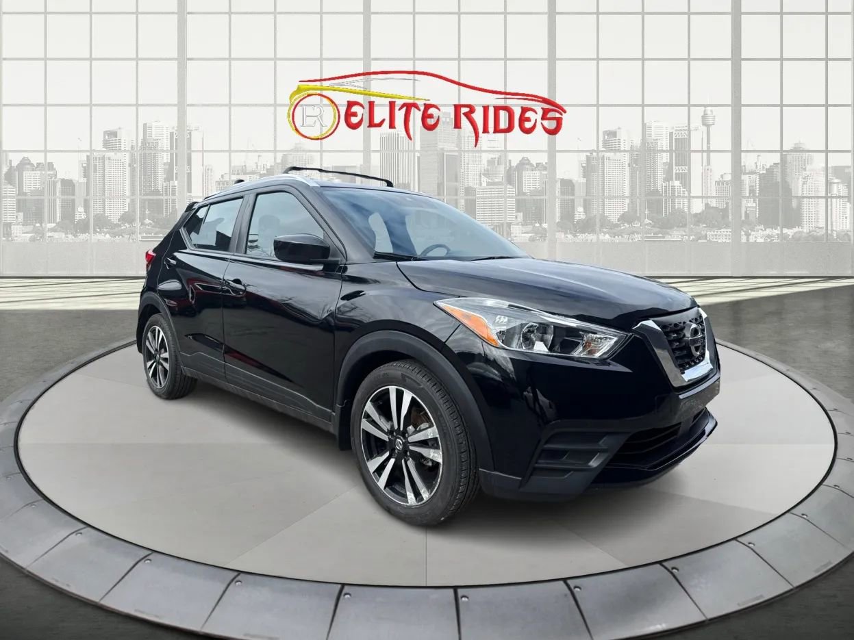 Used 2020 Nissan Kicks SV w/ Exterior Package FWD image 1