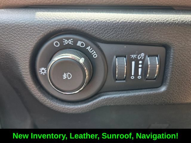 Certified 2018 Chrysler Pacifica Limited FWD image 24