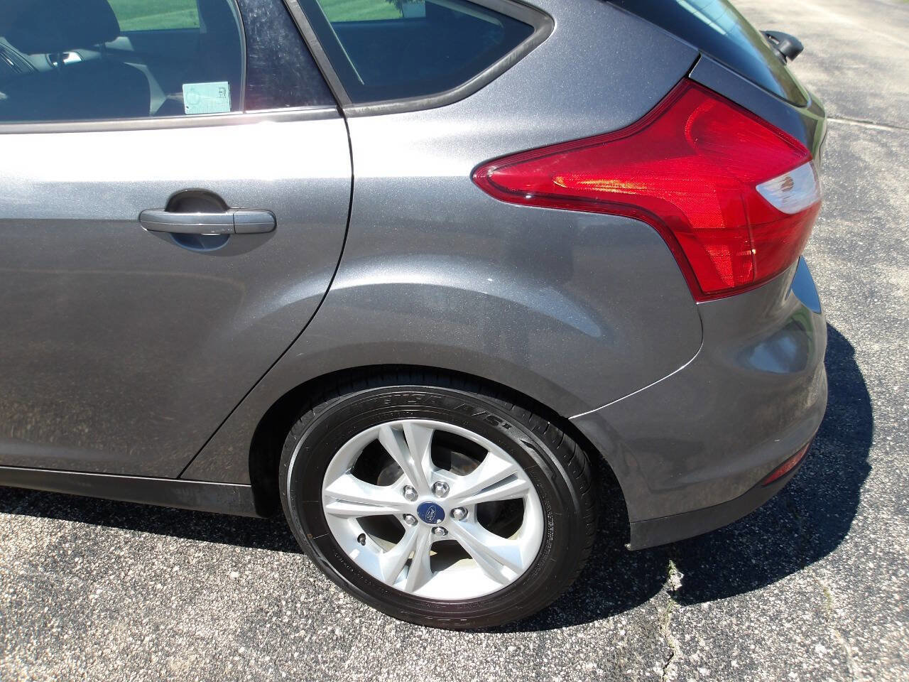 Used 2014 Ford Focus SE FWD image 32