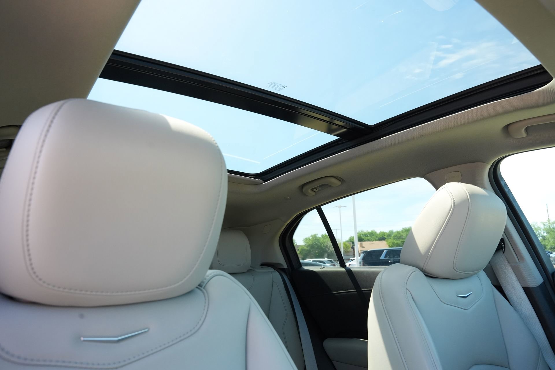 Used 2022 Cadillac XT4 Premium Luxury w/ Enhanced Visibility Package image 26