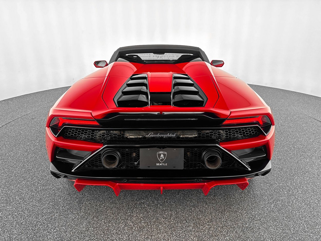 Used 2023 Lamborghini Huracan EVO image 3