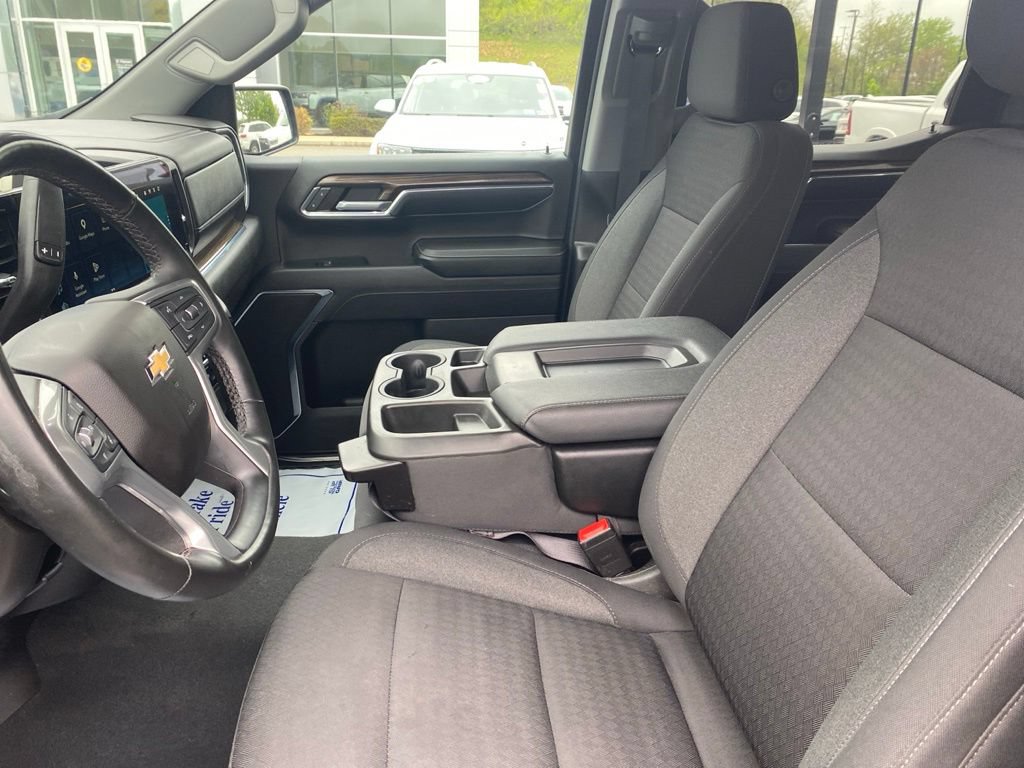 Used 2023 Chevrolet Silverado 1500 LT AWD/4WD image 15