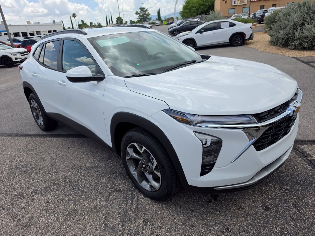 New 2026 Chevrolet Trax LT w/ Driver Confidence Package FWD image 7