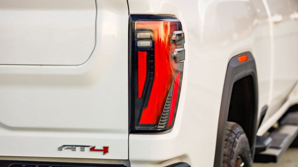 Used 2025 GMC Sierra 2500 AT4 image 10