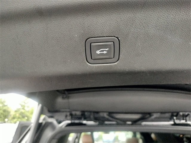 Used 2023 Chevrolet Suburban High Country image 17