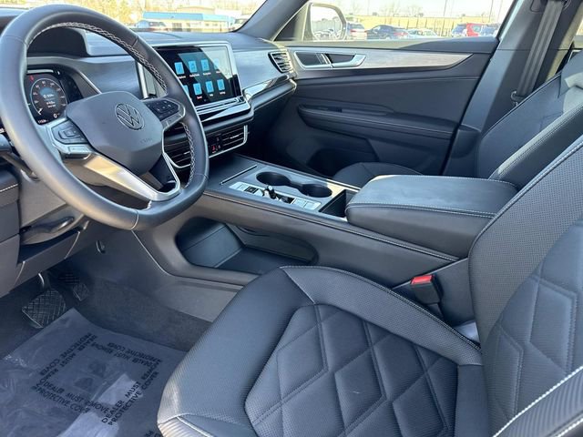 Certified 2025 Volkswagen Atlas Cross Sport SE image 12