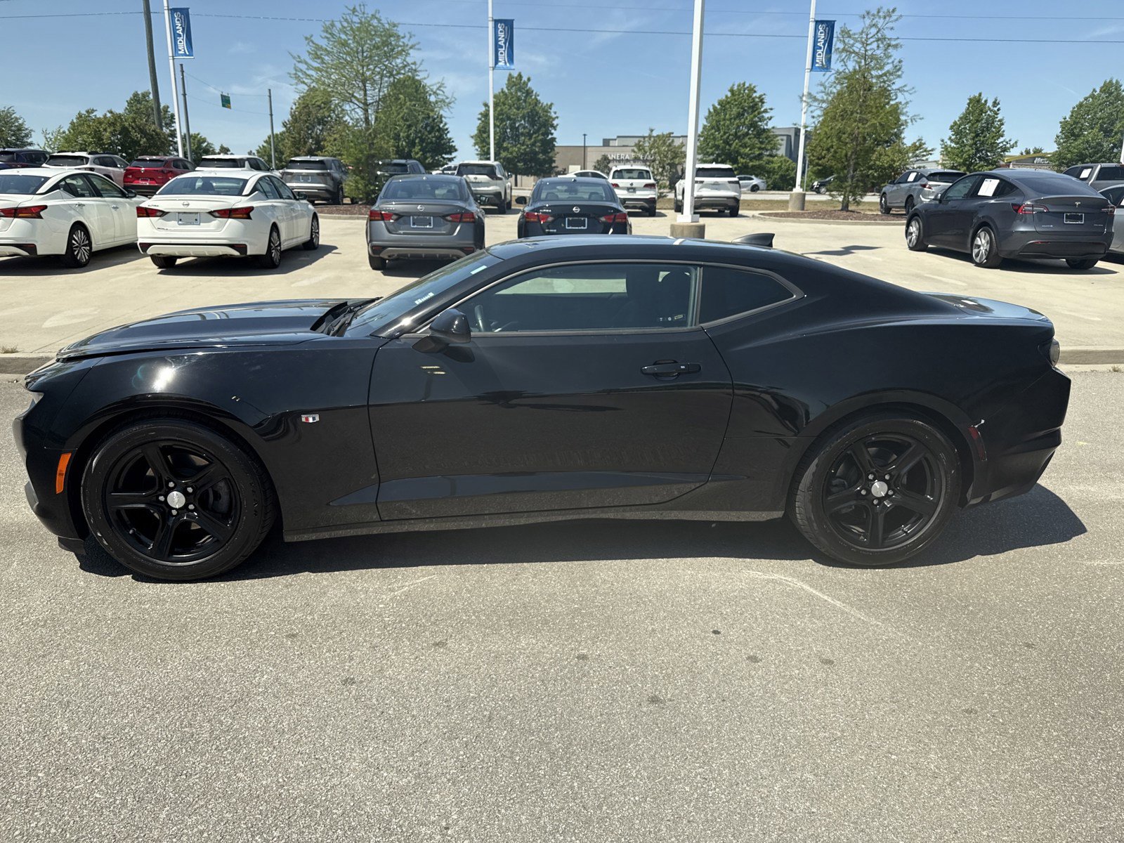 Used 2022 Chevrolet Camaro LT RWD image 4