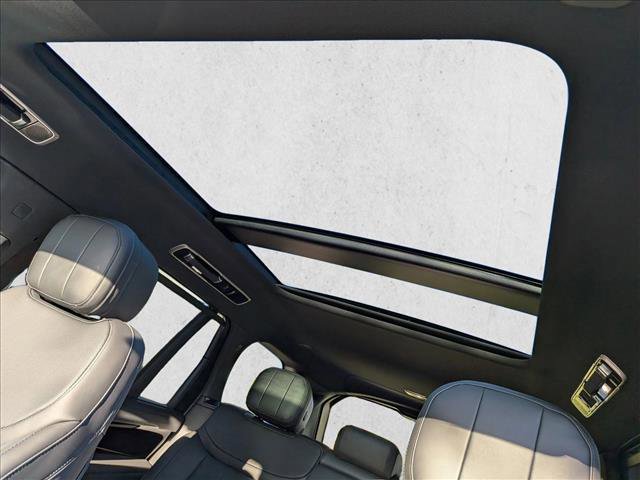 Certified 2025 Land Rover Range Rover Long Wheelbase SE image 15