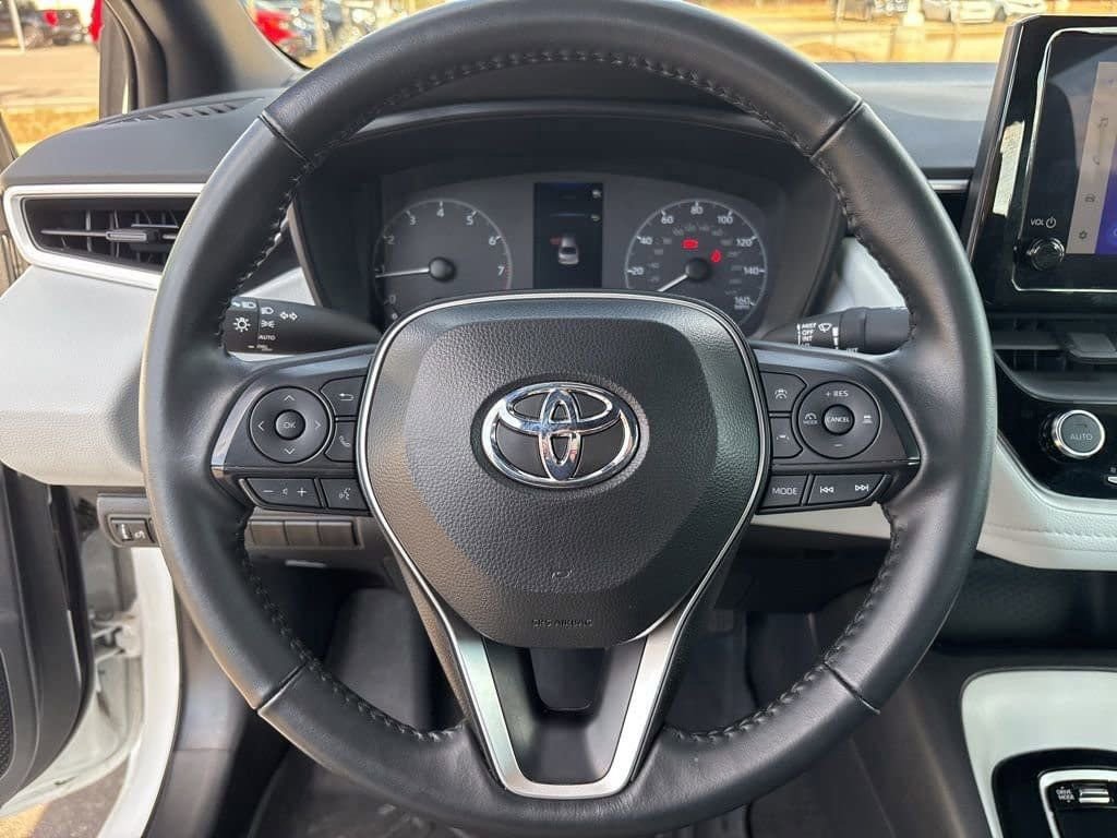 Used 2024 Toyota Corolla SE image 16