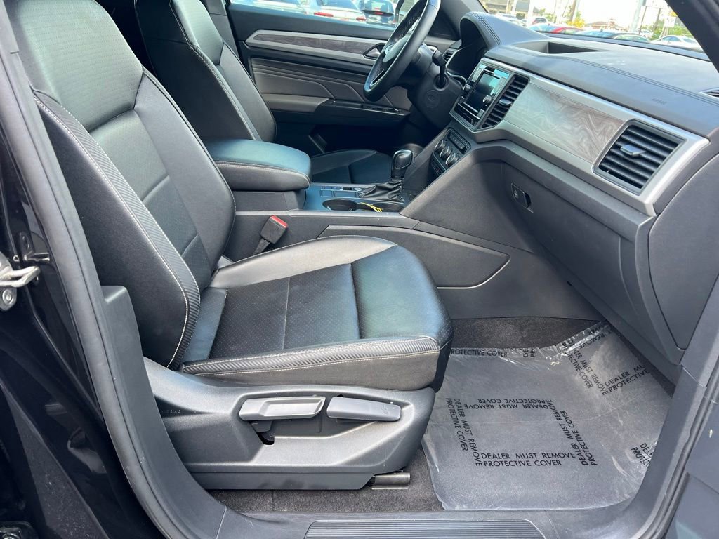 Used 2022 Volkswagen Atlas Cross Sport SE FWD image 29