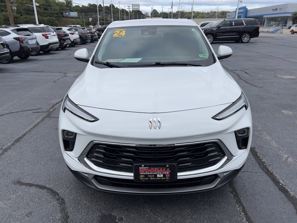 Used 2024 Buick Encore GX Preferred image 2