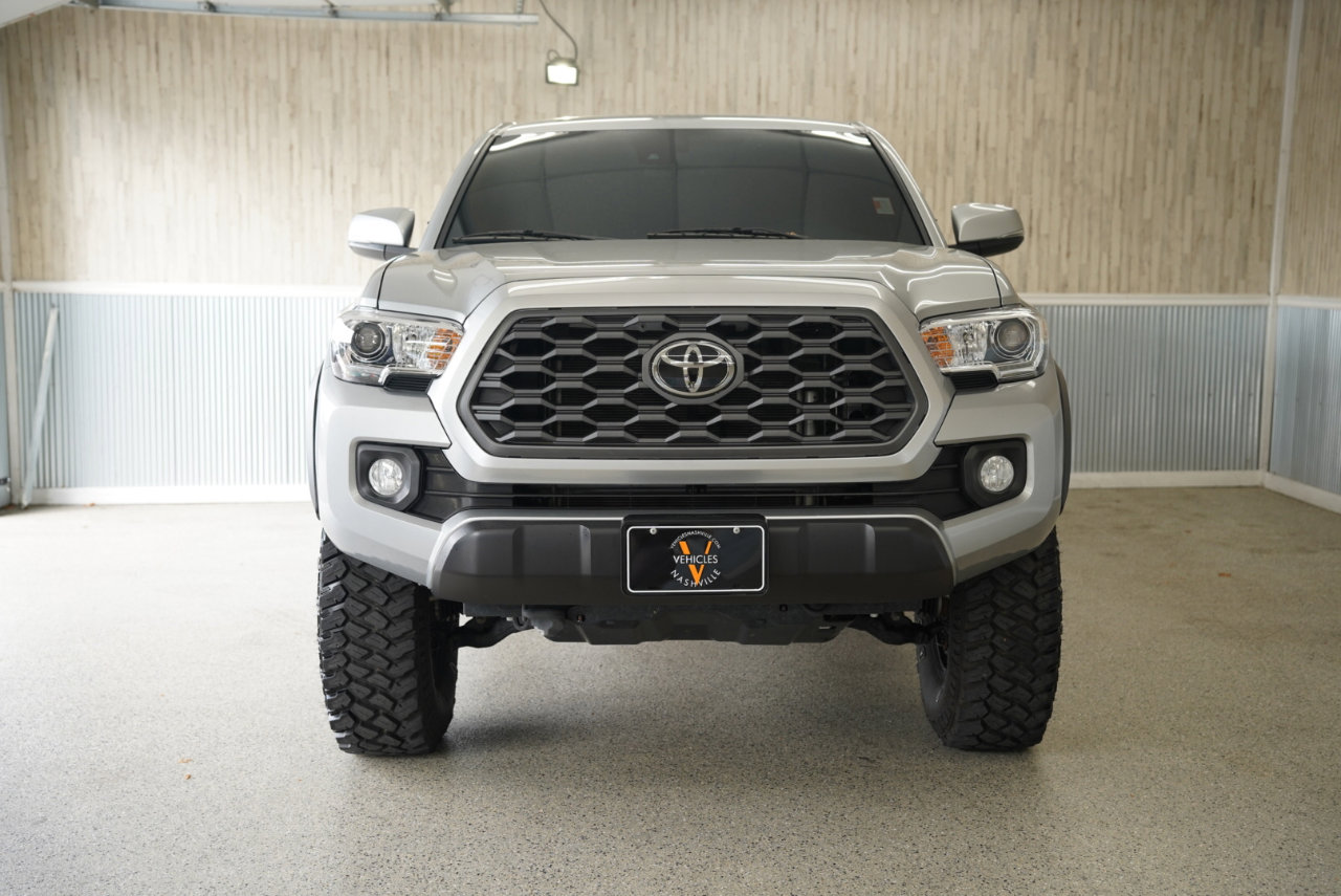 Used 2023 Toyota Tacoma TRD Off-Road image 2