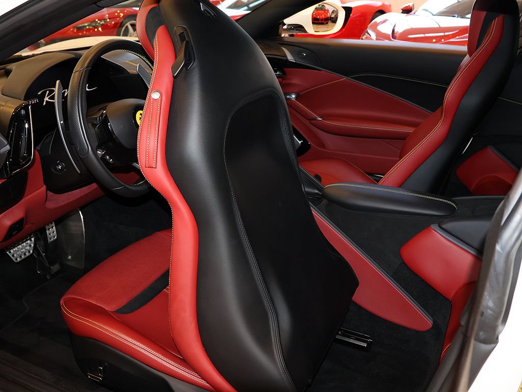 Used 2021 Ferrari Roma RWD image 94