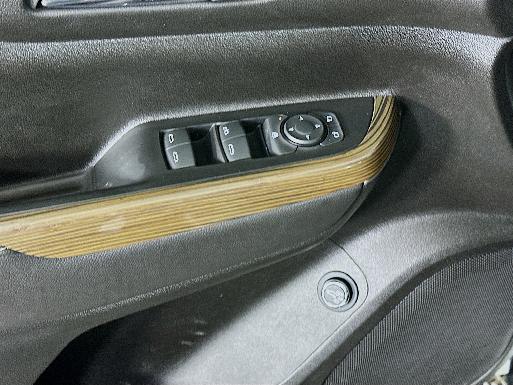 Used 2023 GMC Acadia SLE w/ Driver Convenience Package image 15