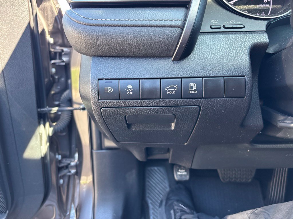 Used 2024 Toyota Camry SE FWD image 16