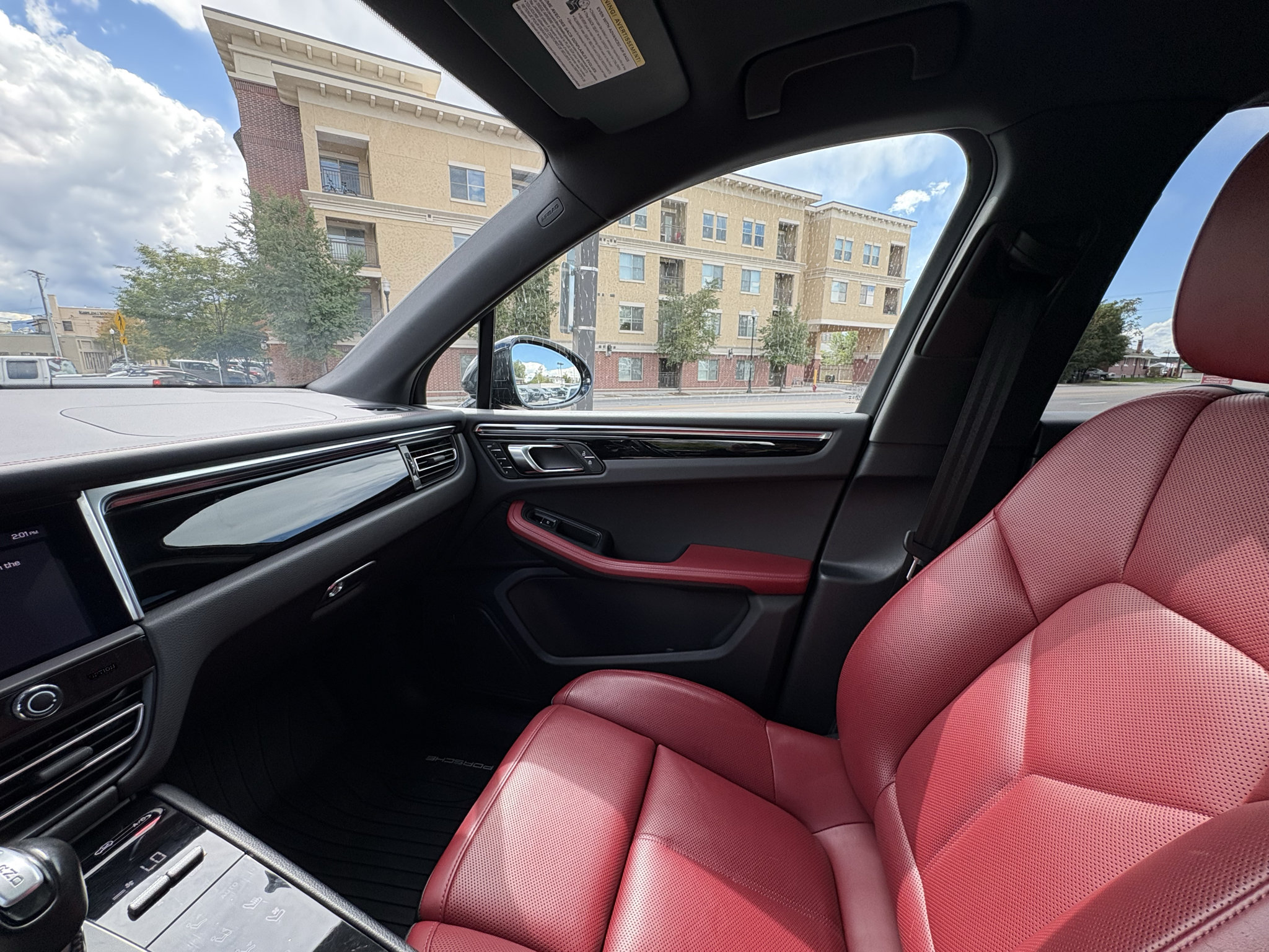Used 2024 Porsche Macan S AWD/4WD image 29