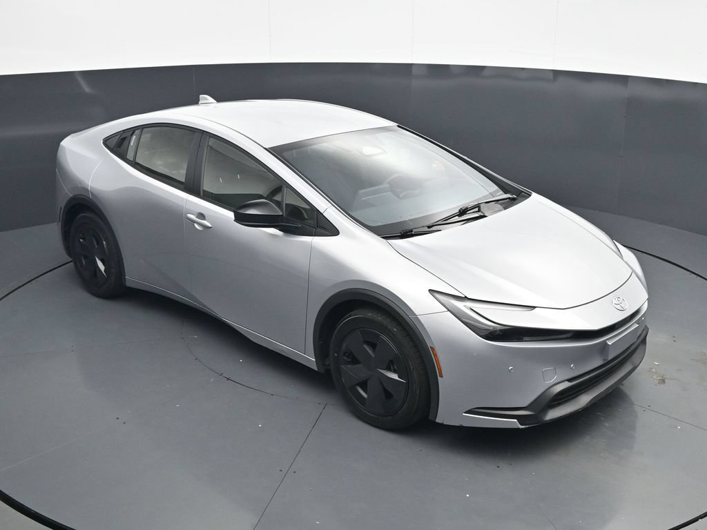 Used 2025 Toyota Prius LE FWD image 14