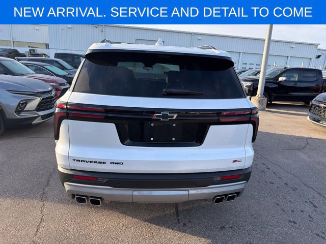 Used 2025 Chevrolet Traverse Z71 w/ Enhanced Driving Package AWD/4WD image 14