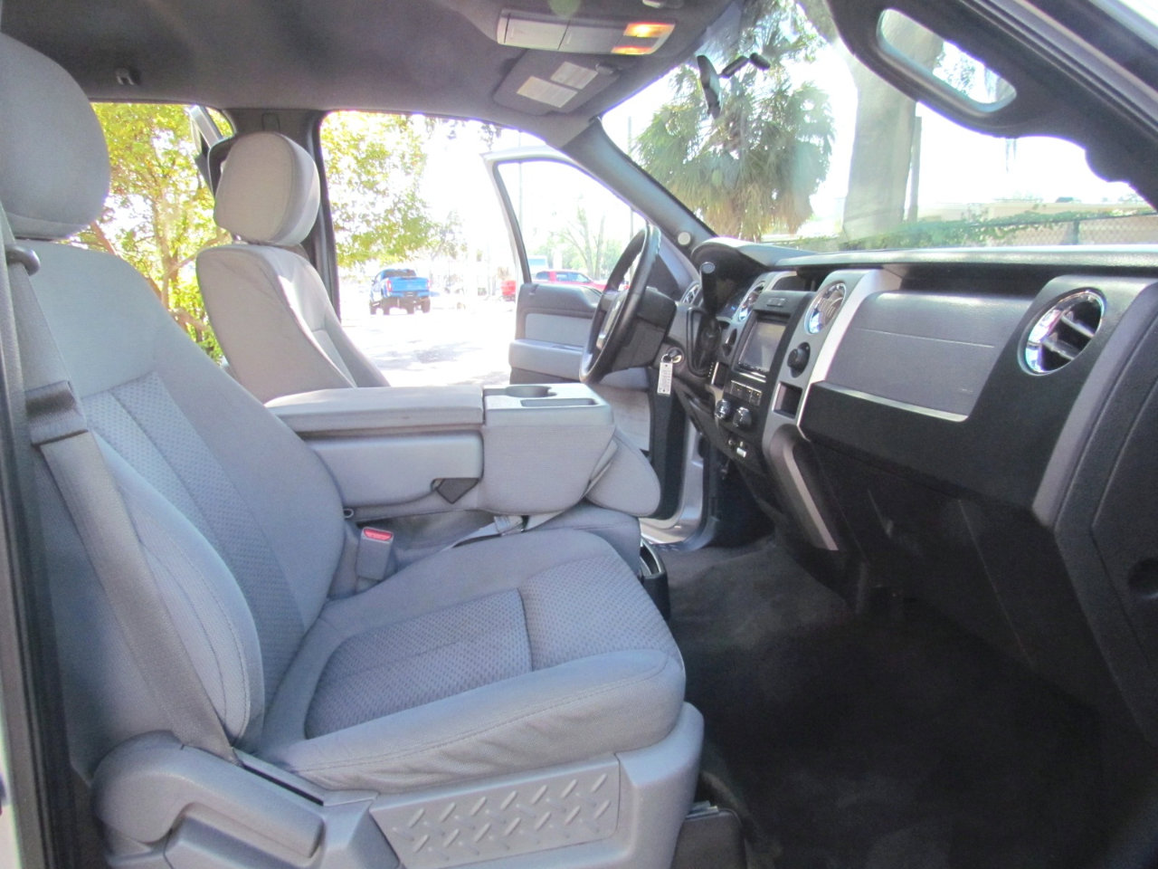 Used 2013 Ford F150 XLT image 23