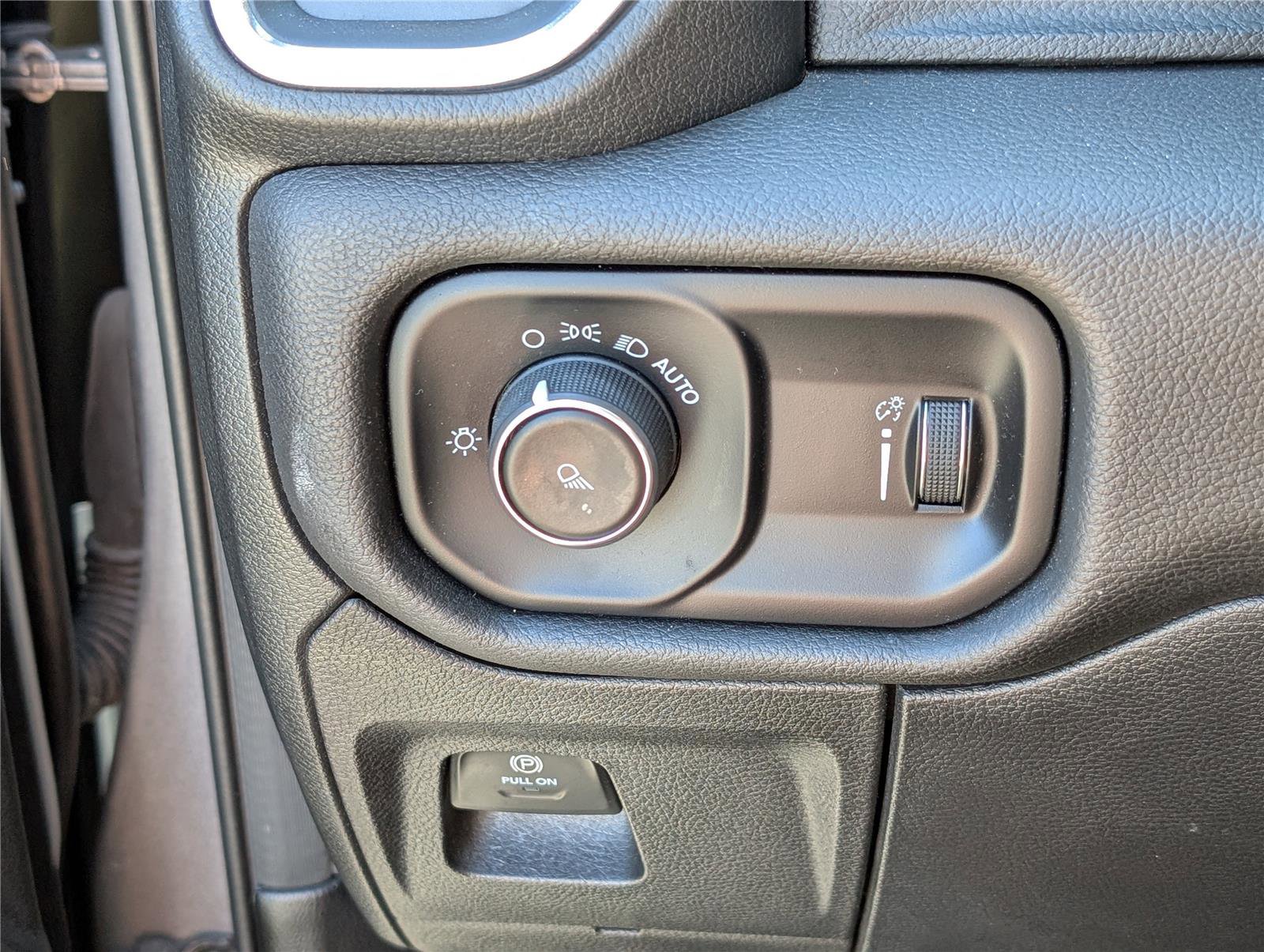 Used 2024 RAM 1500 Laramie image 20