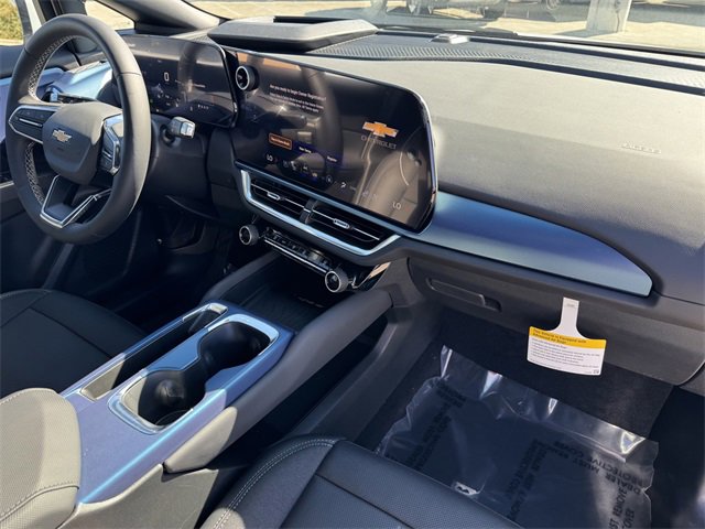 New 2026 Chevrolet Equinox EV LT image 6