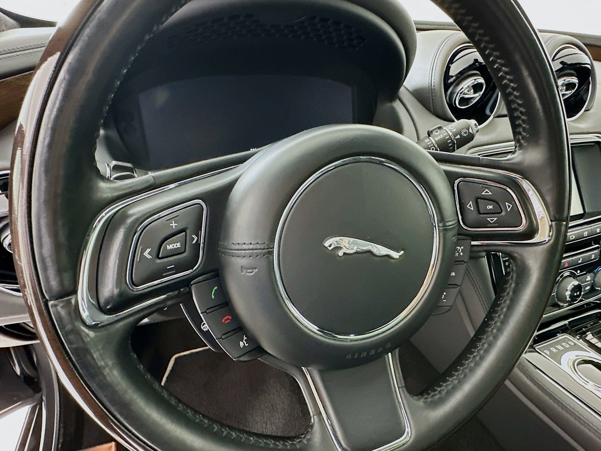 Used 2016 Jaguar XJ L Supercharged image 12