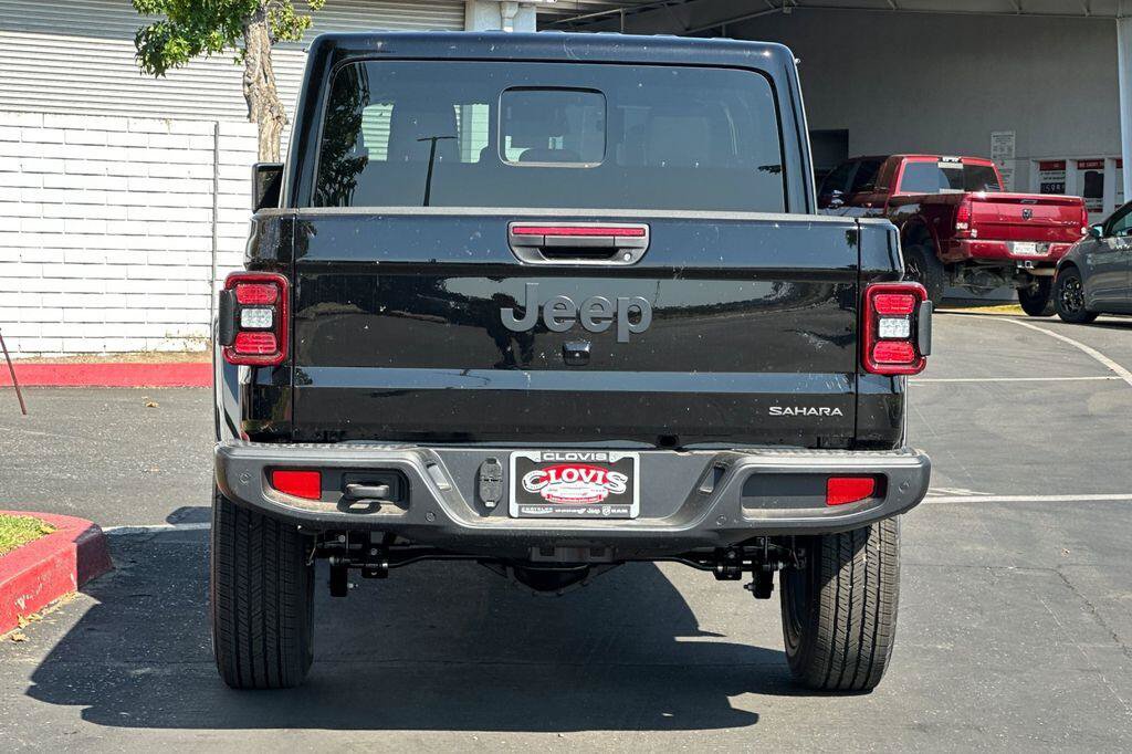 New 2026 Jeep Gladiator Sport AWD/4WD image 5