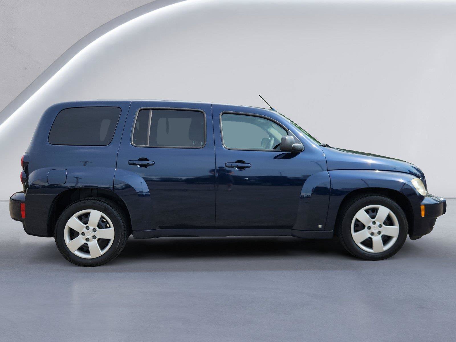 Used 2010 Chevrolet HHR LS FWD image 2