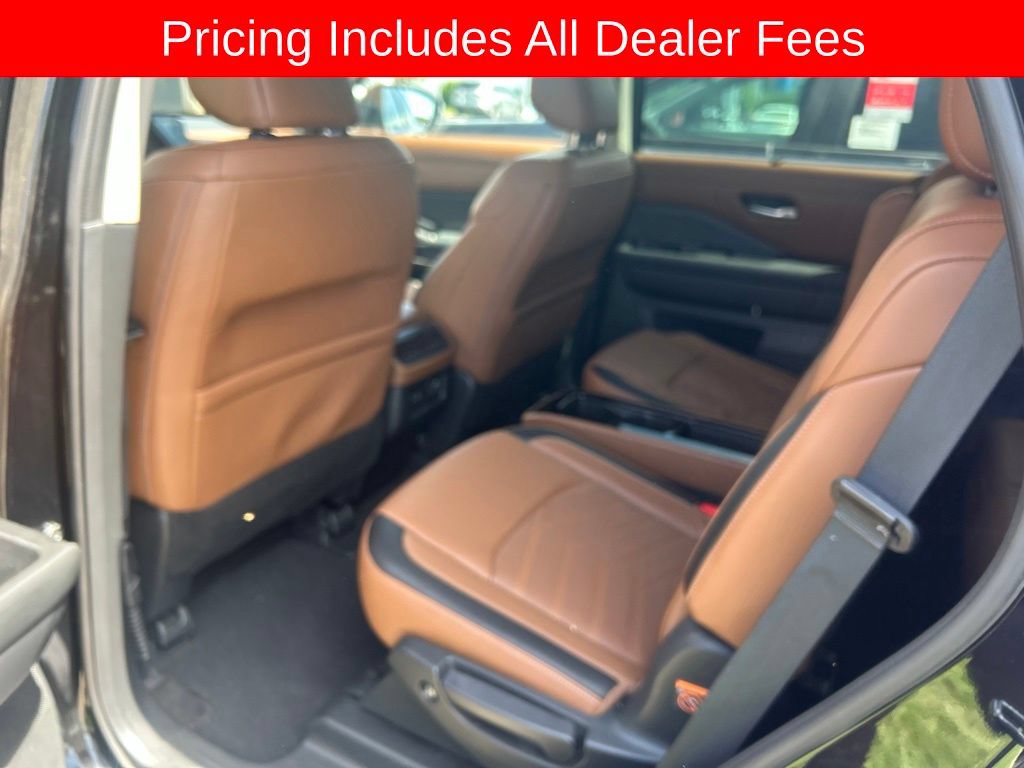 Used 2024 Nissan Pathfinder Platinum AWD/4WD image 8
