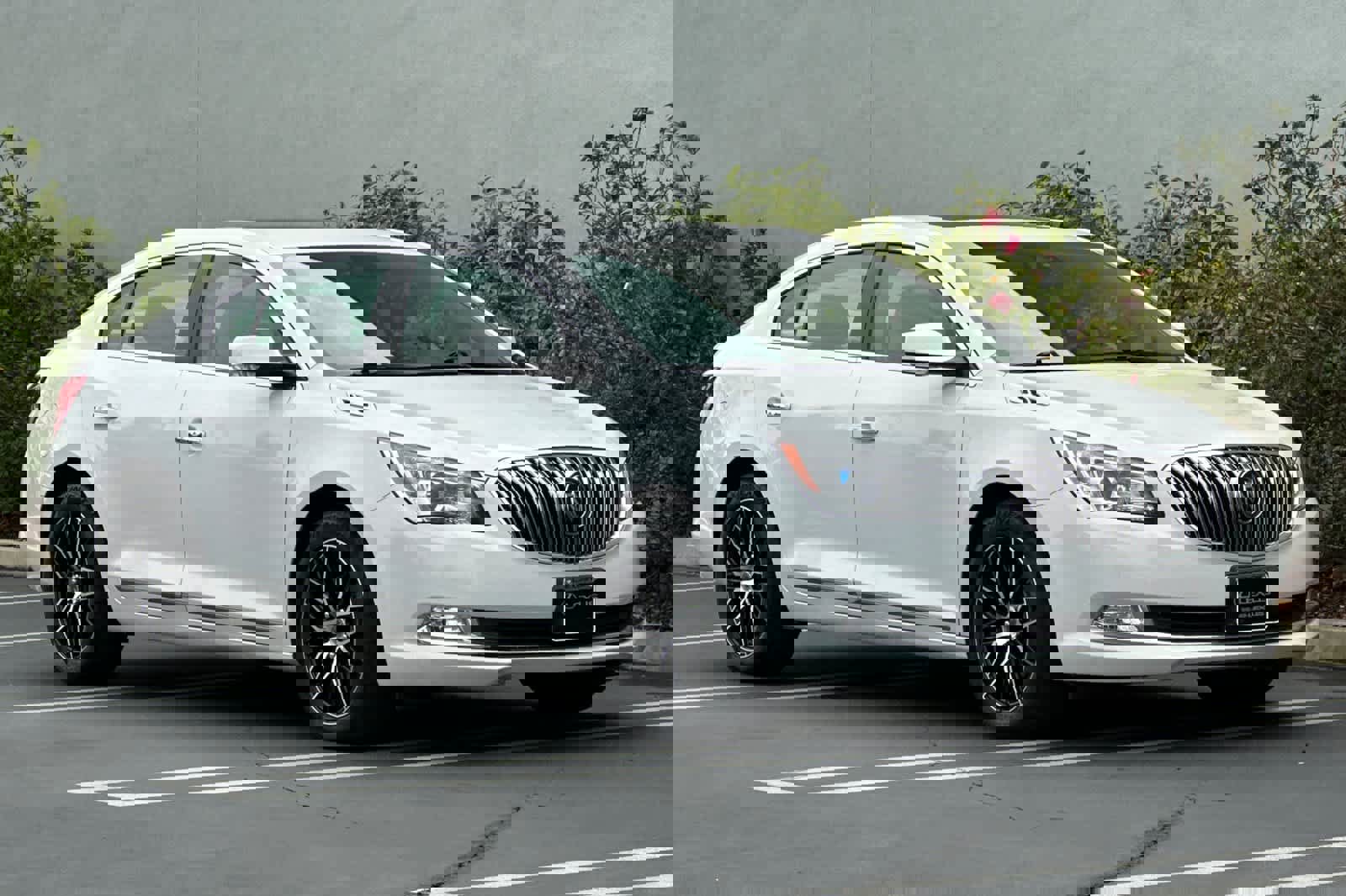 Used 2015 Buick LaCrosse Premium w/ Driver Confidence Package #1 image 5