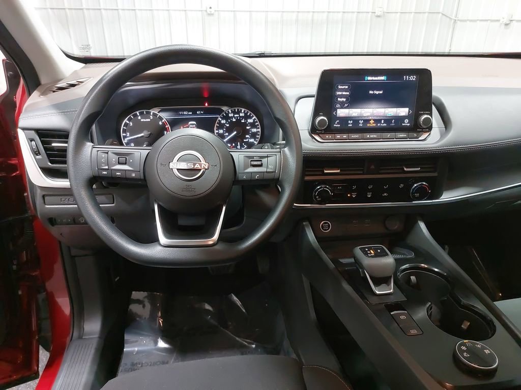 Used 2023 Nissan Rogue S image 15