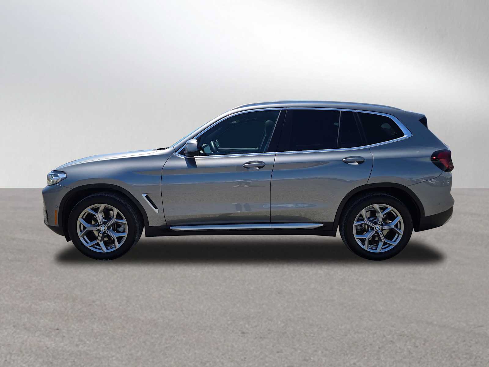Used 2024 BMW X3 sDrive30i w/ Convenience Package RWD image 6