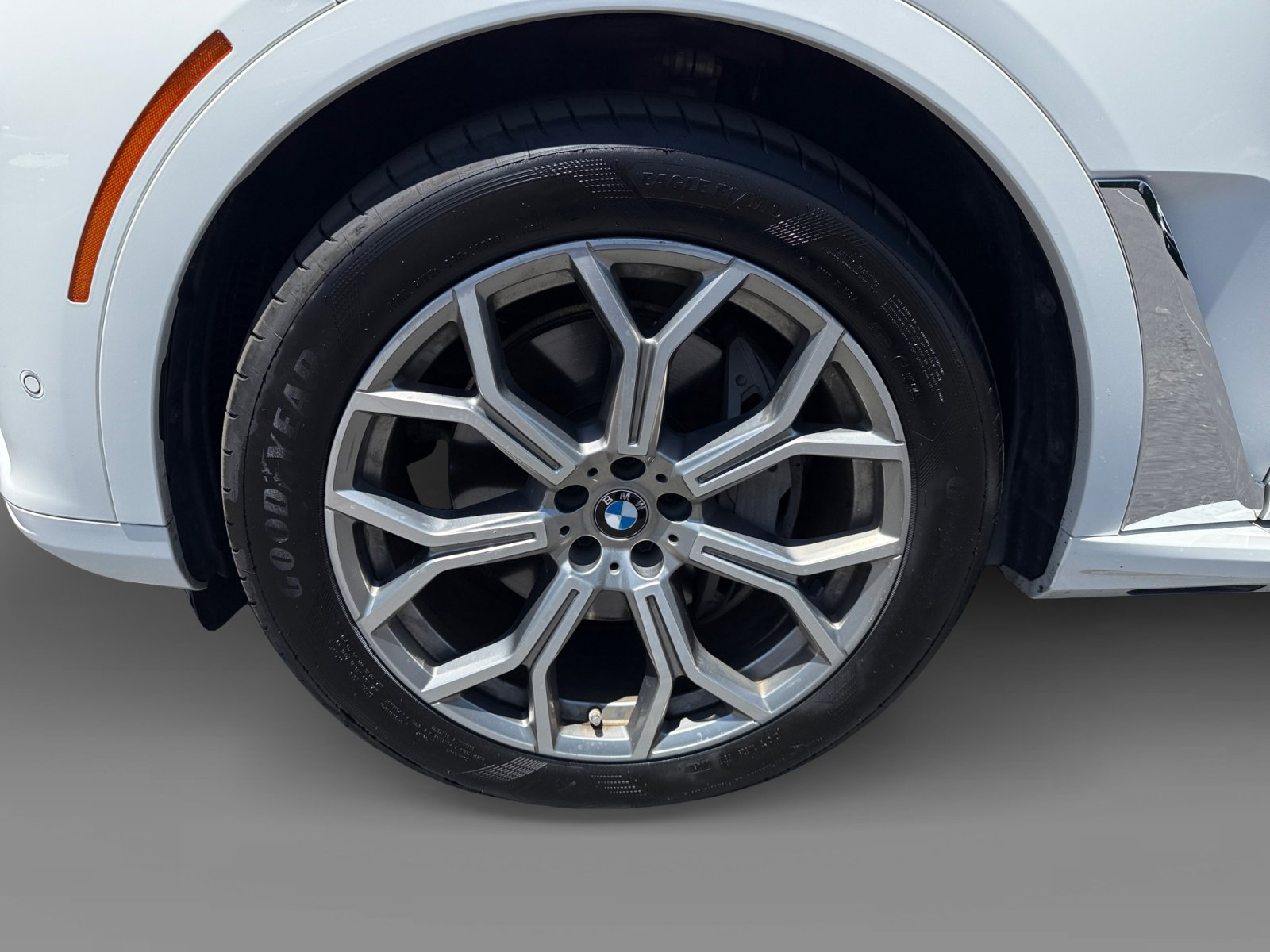 Used 2019 BMW X7 xDrive50i w/ Luxury Seating Package image 9