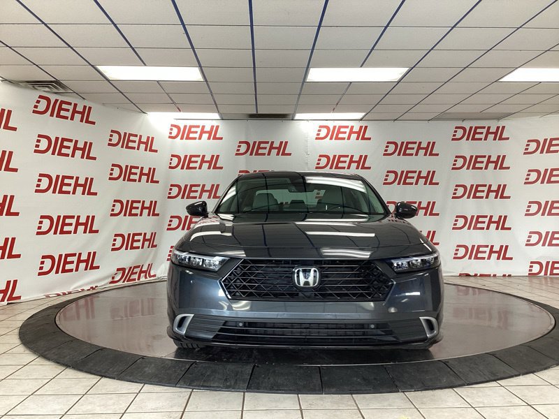 Used 2023 Honda Accord Touring image 2