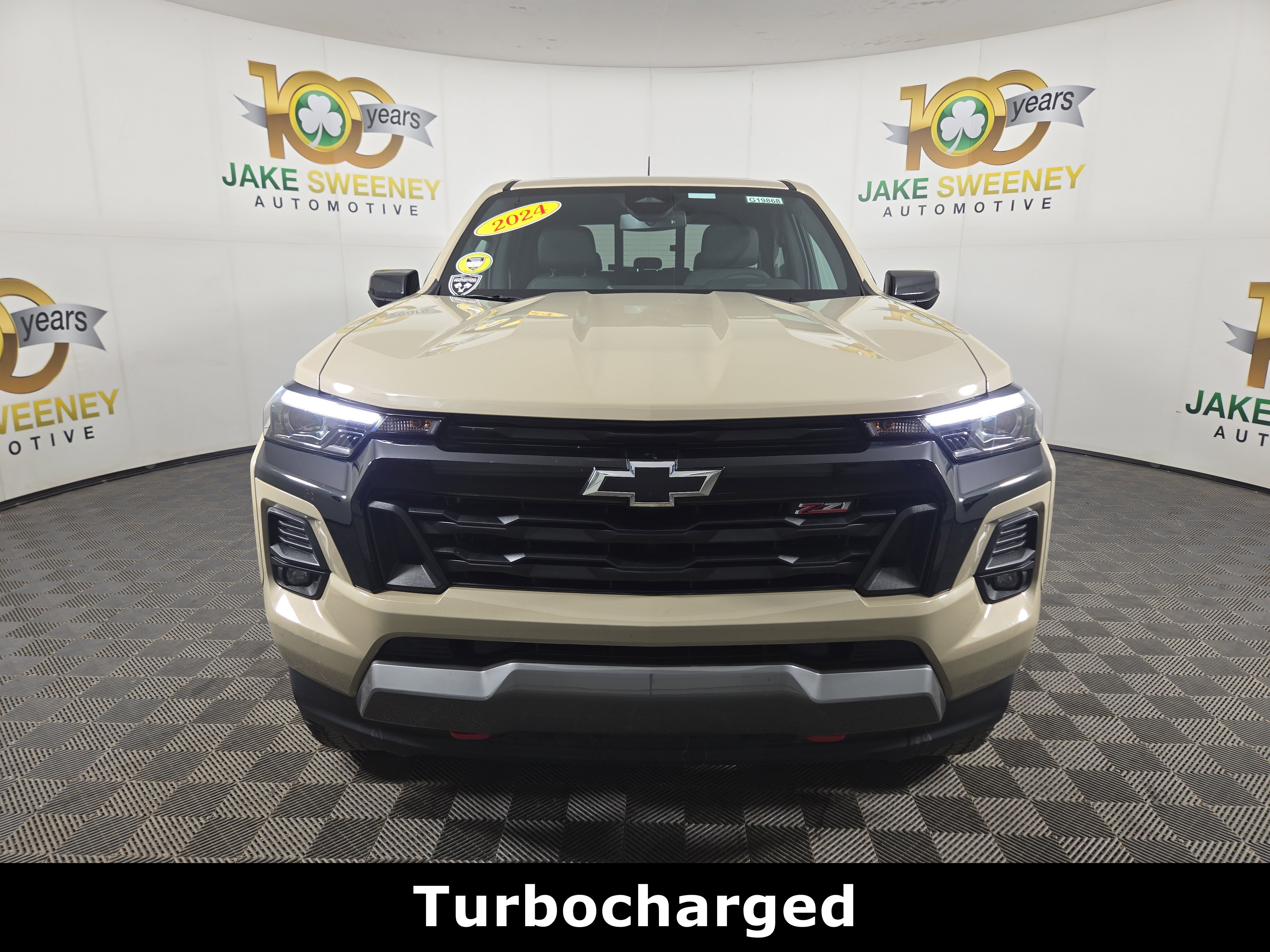 Certified 2024 Chevrolet Colorado Z71 w/ LPO, Dark Essentials Package image 2