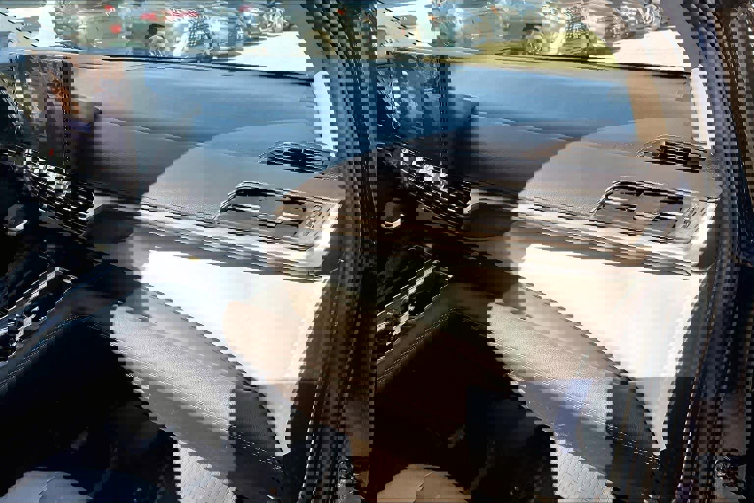 Used 2025 Toyota Sienna XLE w/ XLE Plus Package image 18