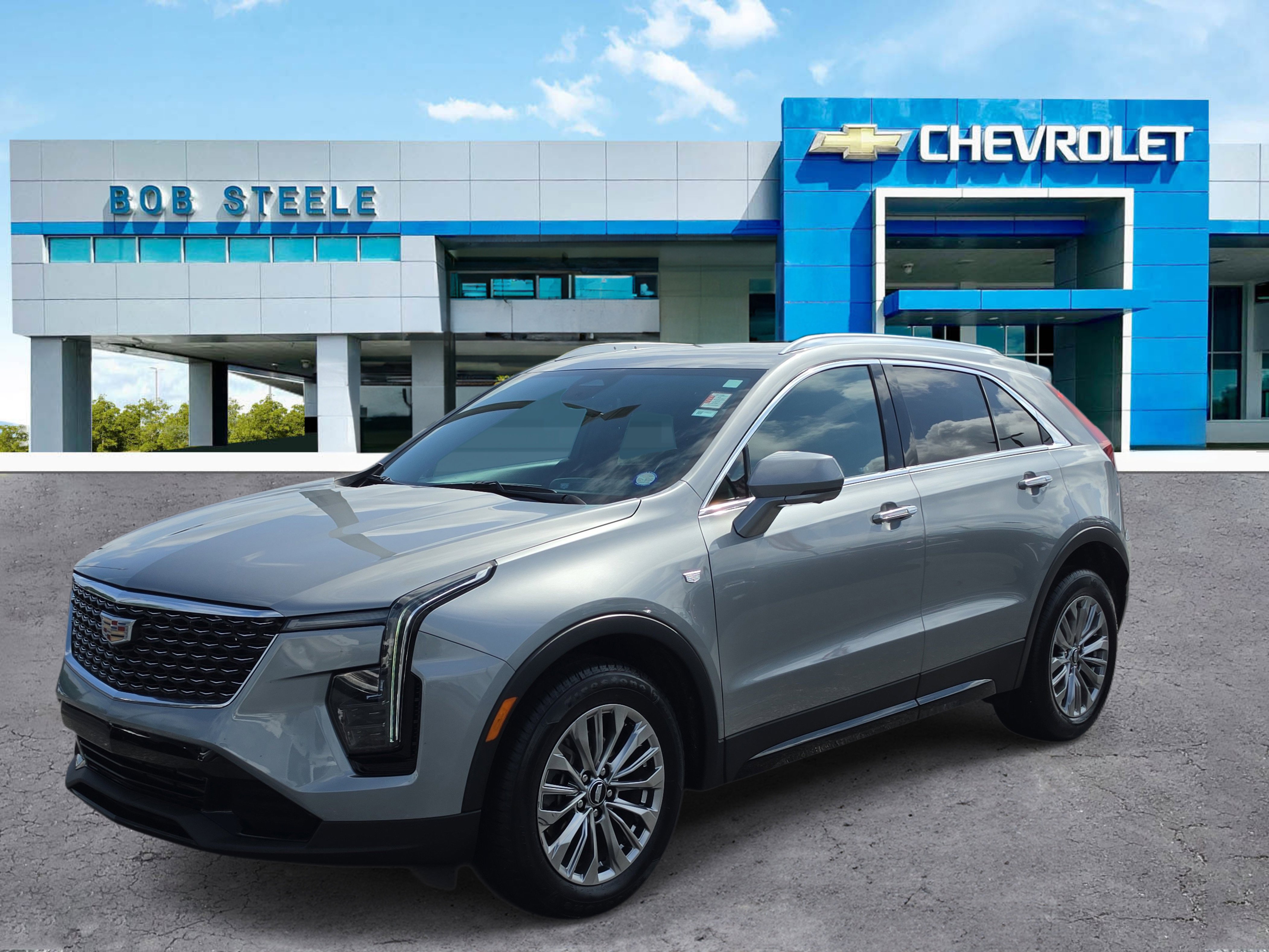 Used 2025 Cadillac XT4 Premium Luxury FWD image 2