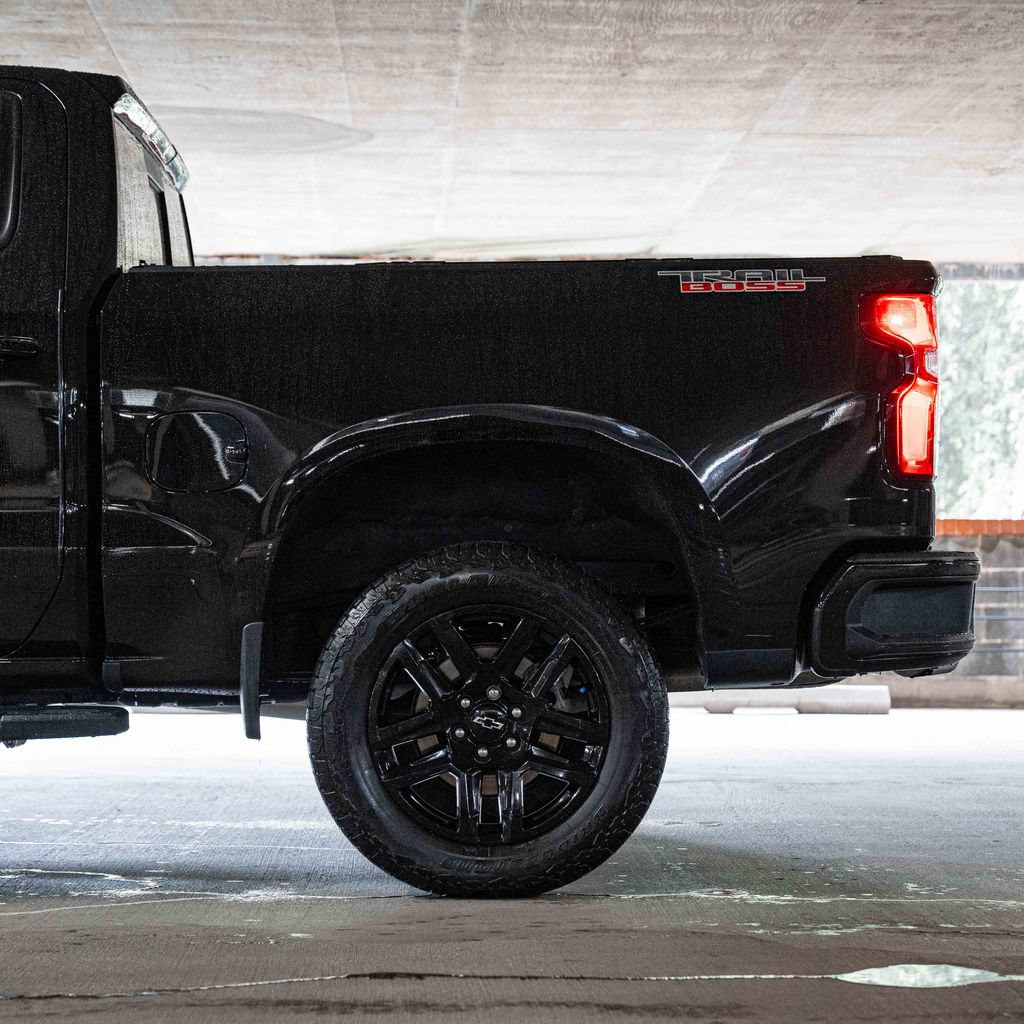 Used 2024 Chevrolet Silverado 1500 LT Trail Boss w/ Convenience Package II AWD/4WD image 4