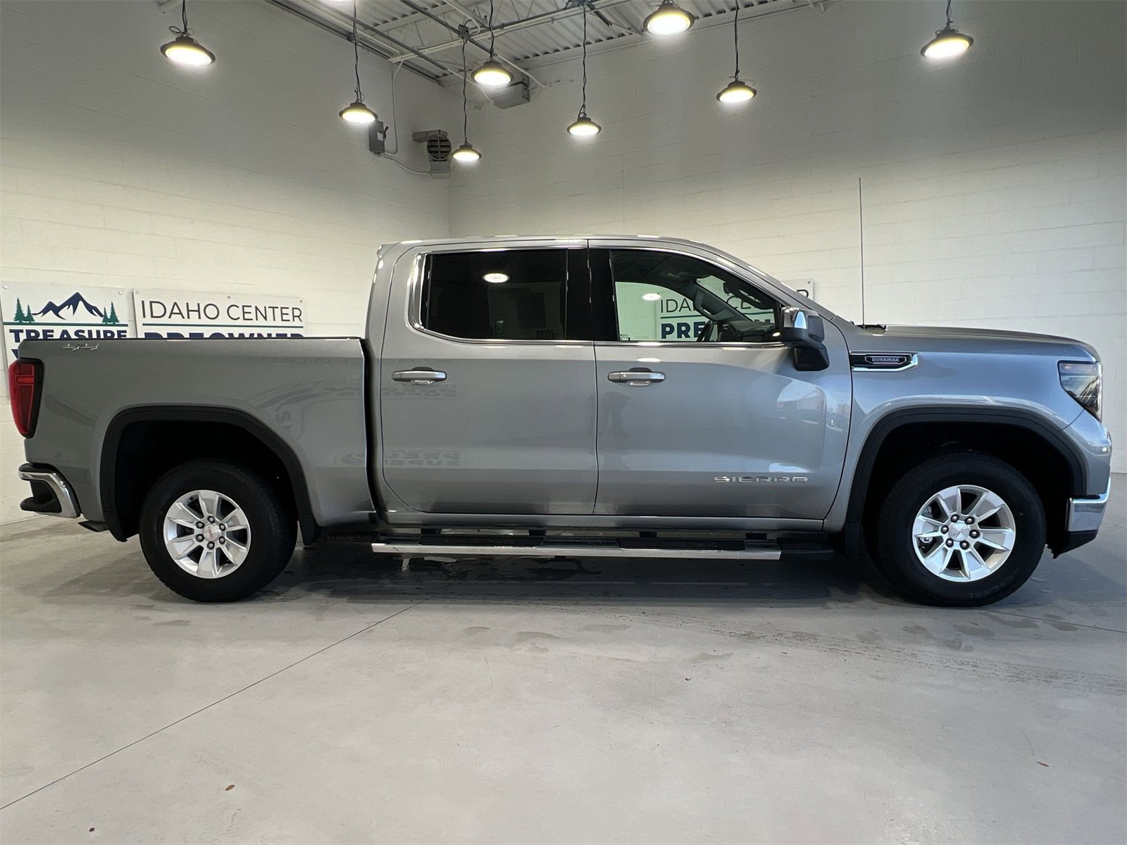 Used 2023 GMC Sierra 1500 SLE image 9