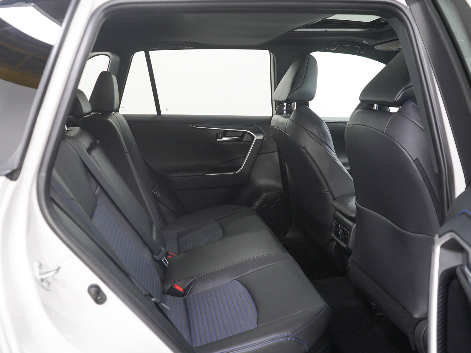 Used 2024 Toyota RAV4 XSE w/ Weather Package AWD/4WD image 12