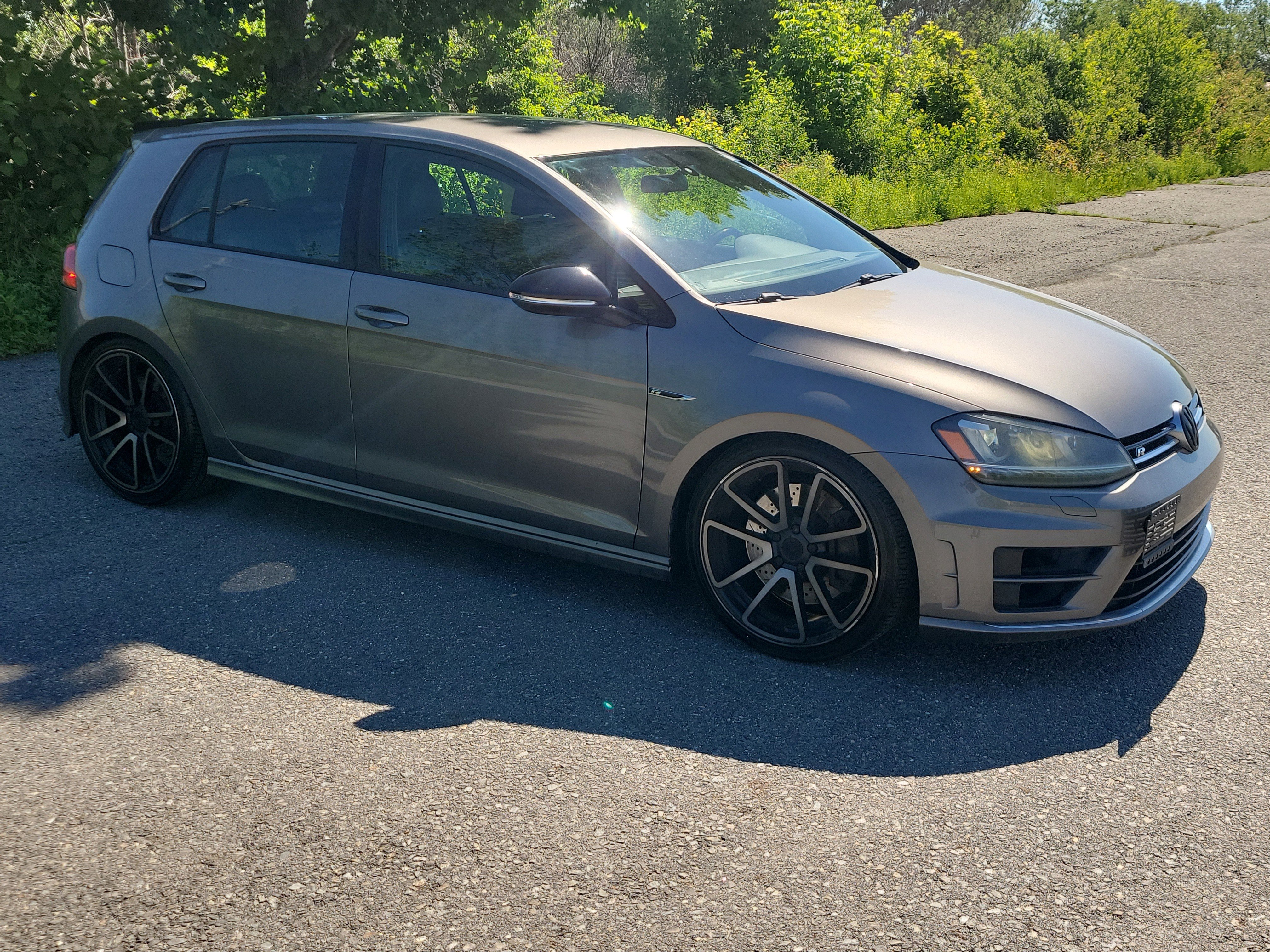 Used 2016 Volkswagen Golf R 4-Door AWD/4WD image 3