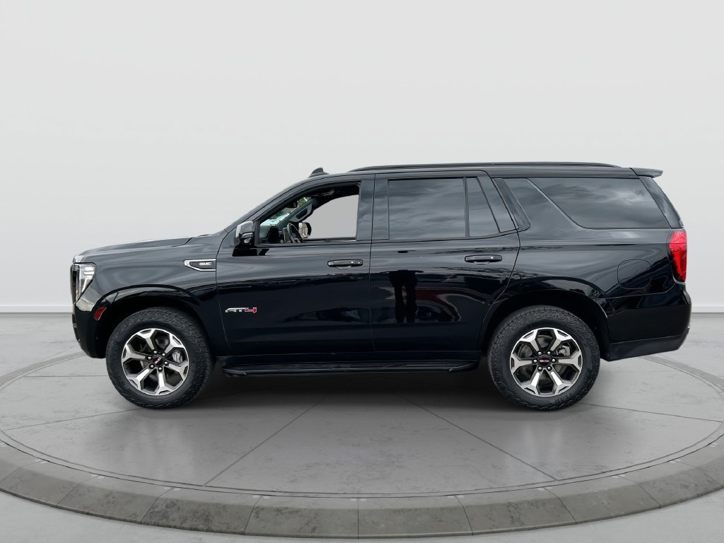 Used 2023 GMC Yukon AT4 w/ Technology Package AWD/4WD image 5