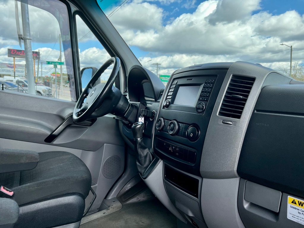 Used 2014 Freightliner Sprinter 2500 RWD image 24
