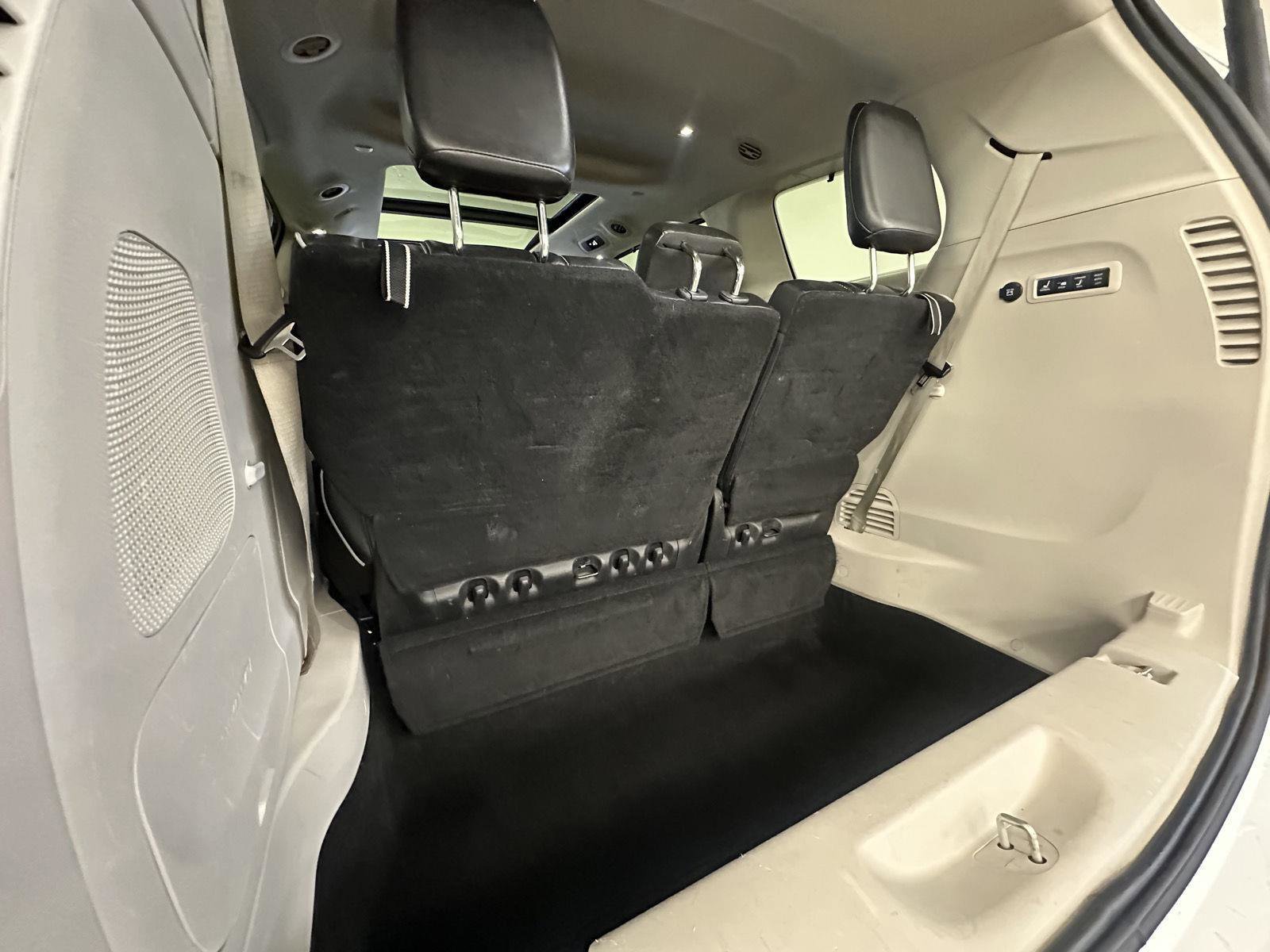 Used 2022 Chrysler Pacifica Limited image 14