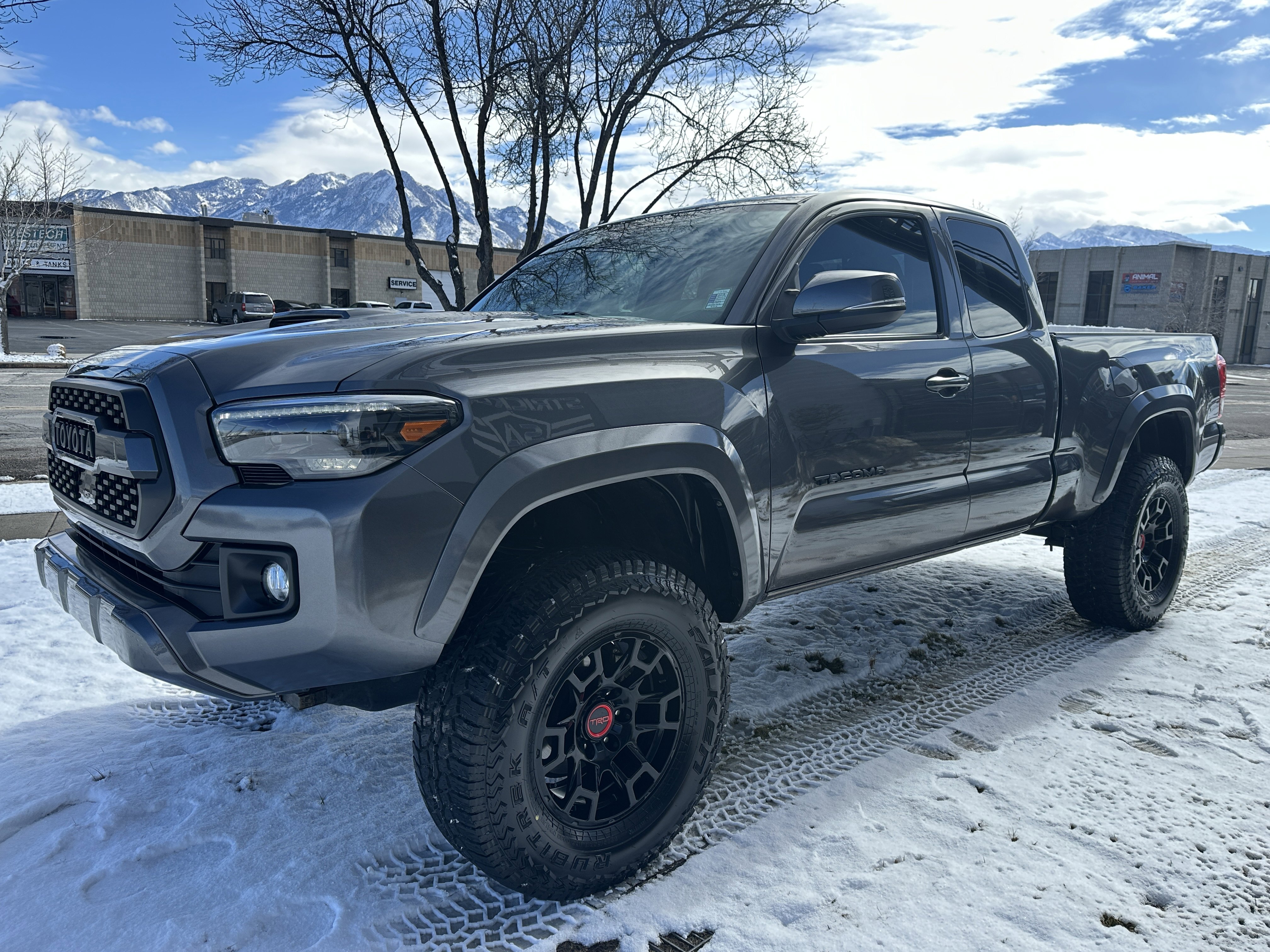 Used 2018 Toyota Tacoma TRD Sport w/ Technology Package AWD/4WD image 11