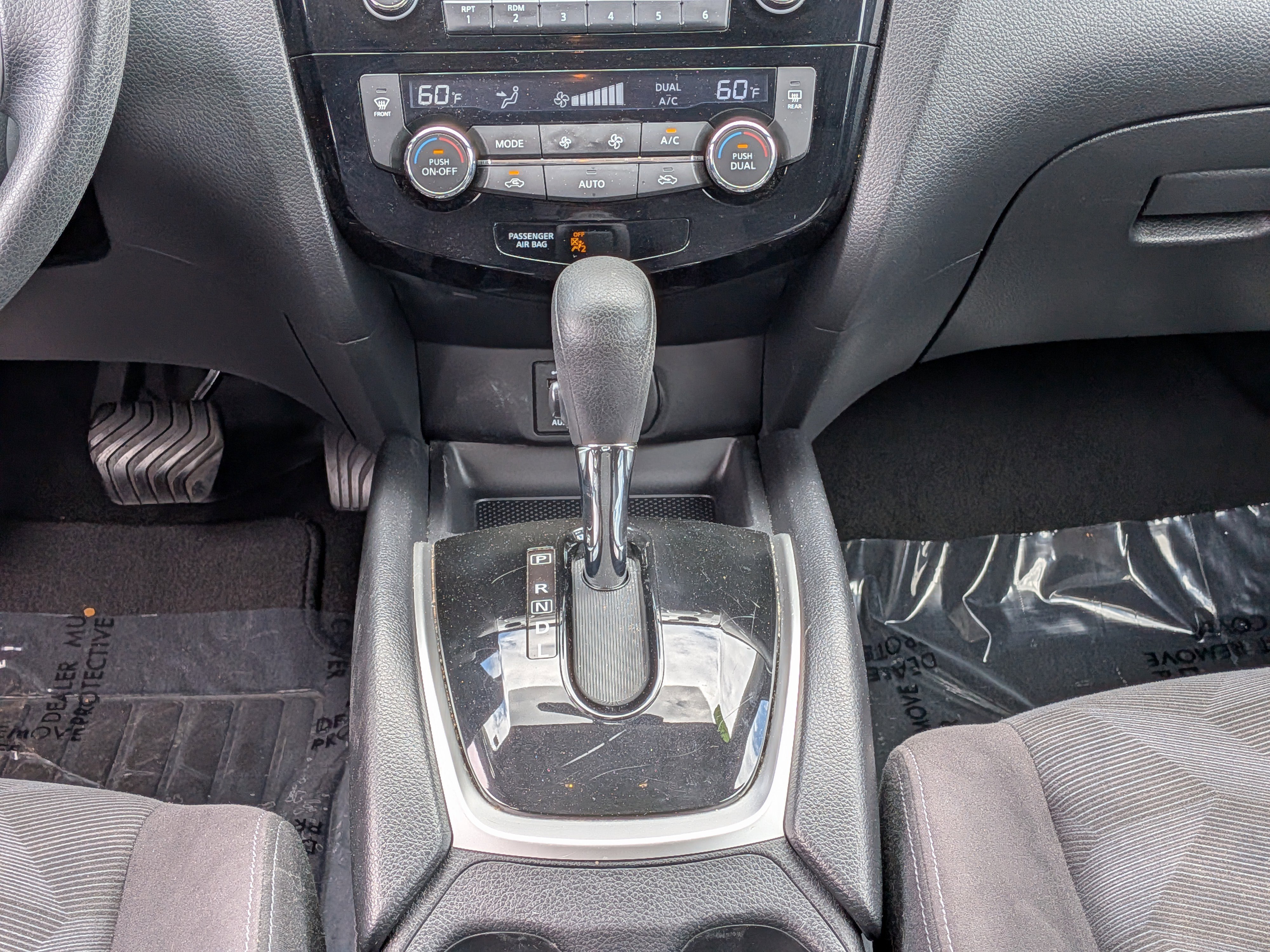 Used 2016 Nissan Rogue SV AWD/4WD image 19