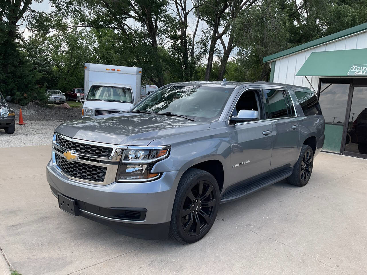 Used 2020 Chevrolet Suburban LT image 5